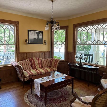 The Charleston Inn Hendersonville Nc Bagian luar foto