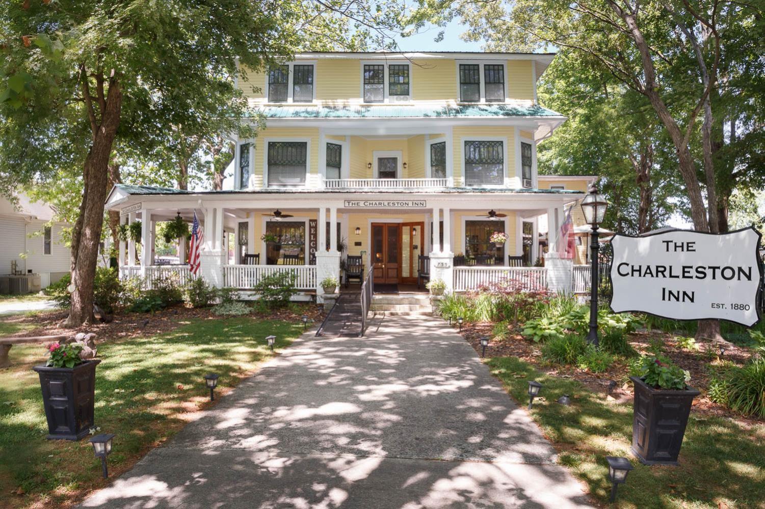 The Charleston Inn Hendersonville Nc Bagian luar foto