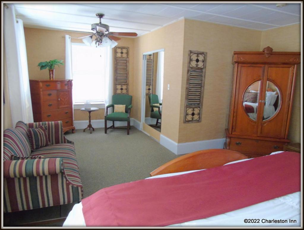 The Charleston Inn Hendersonville Nc Bagian luar foto