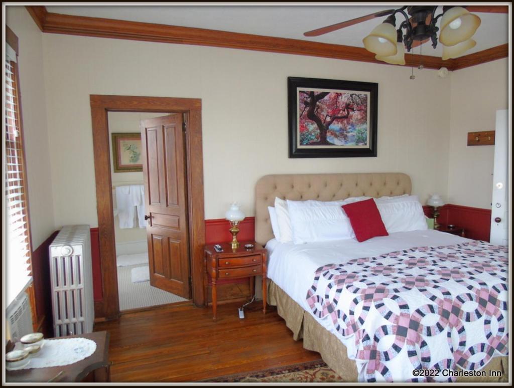 The Charleston Inn Hendersonville Nc Bagian luar foto