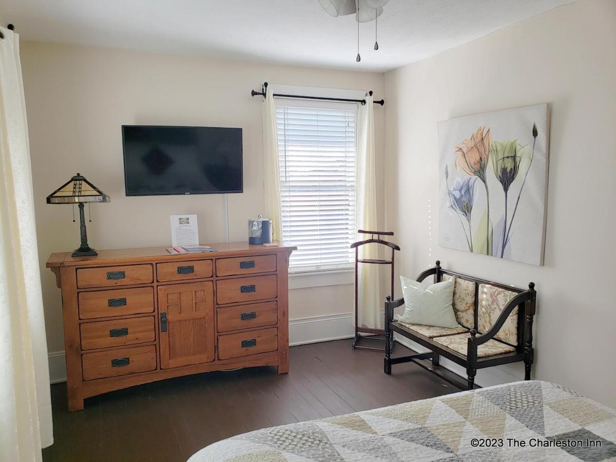 The Charleston Inn Hendersonville Nc Bagian luar foto