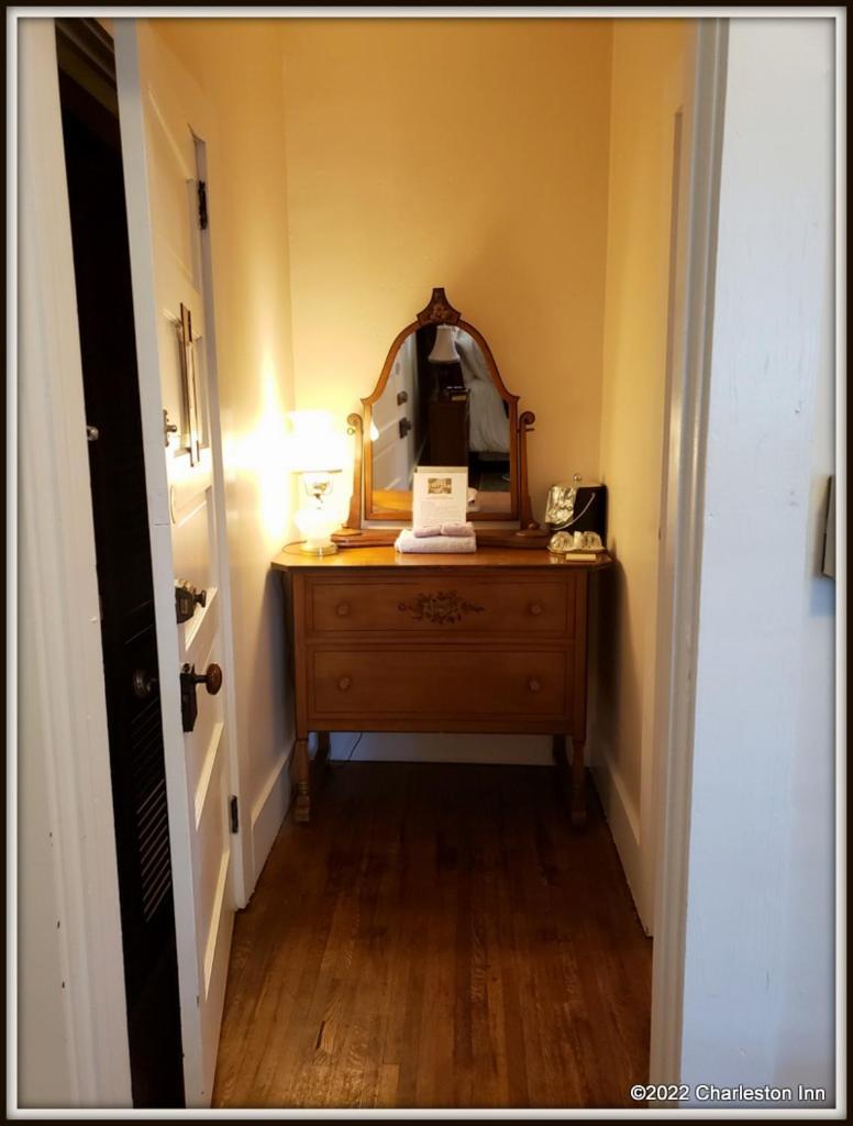The Charleston Inn Hendersonville Nc Bagian luar foto