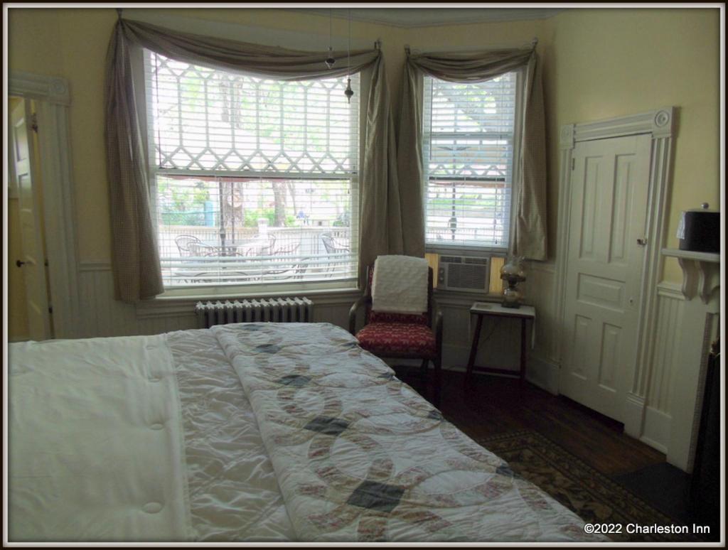The Charleston Inn Hendersonville Nc Bagian luar foto