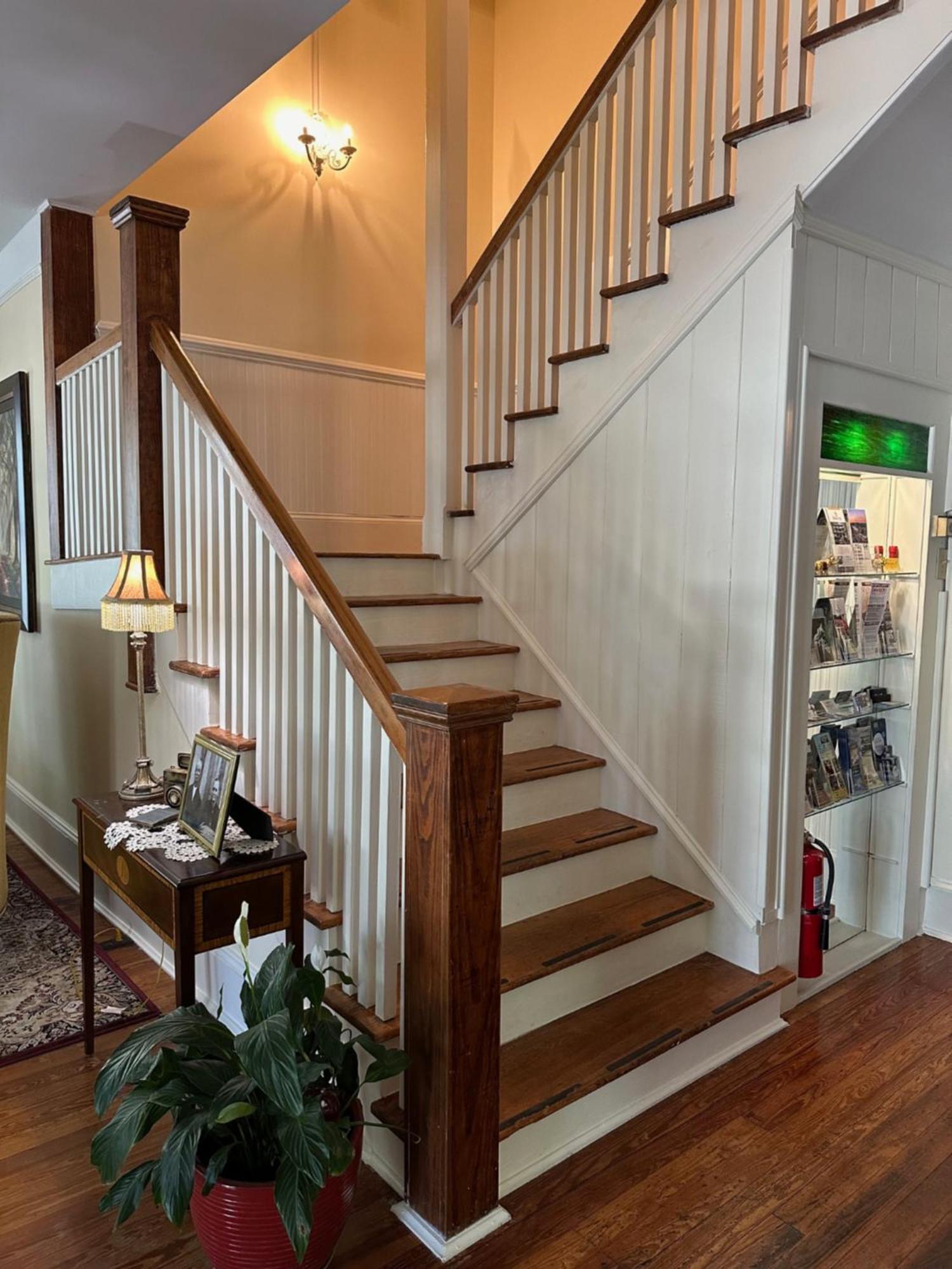 The Charleston Inn Hendersonville Nc Bagian luar foto