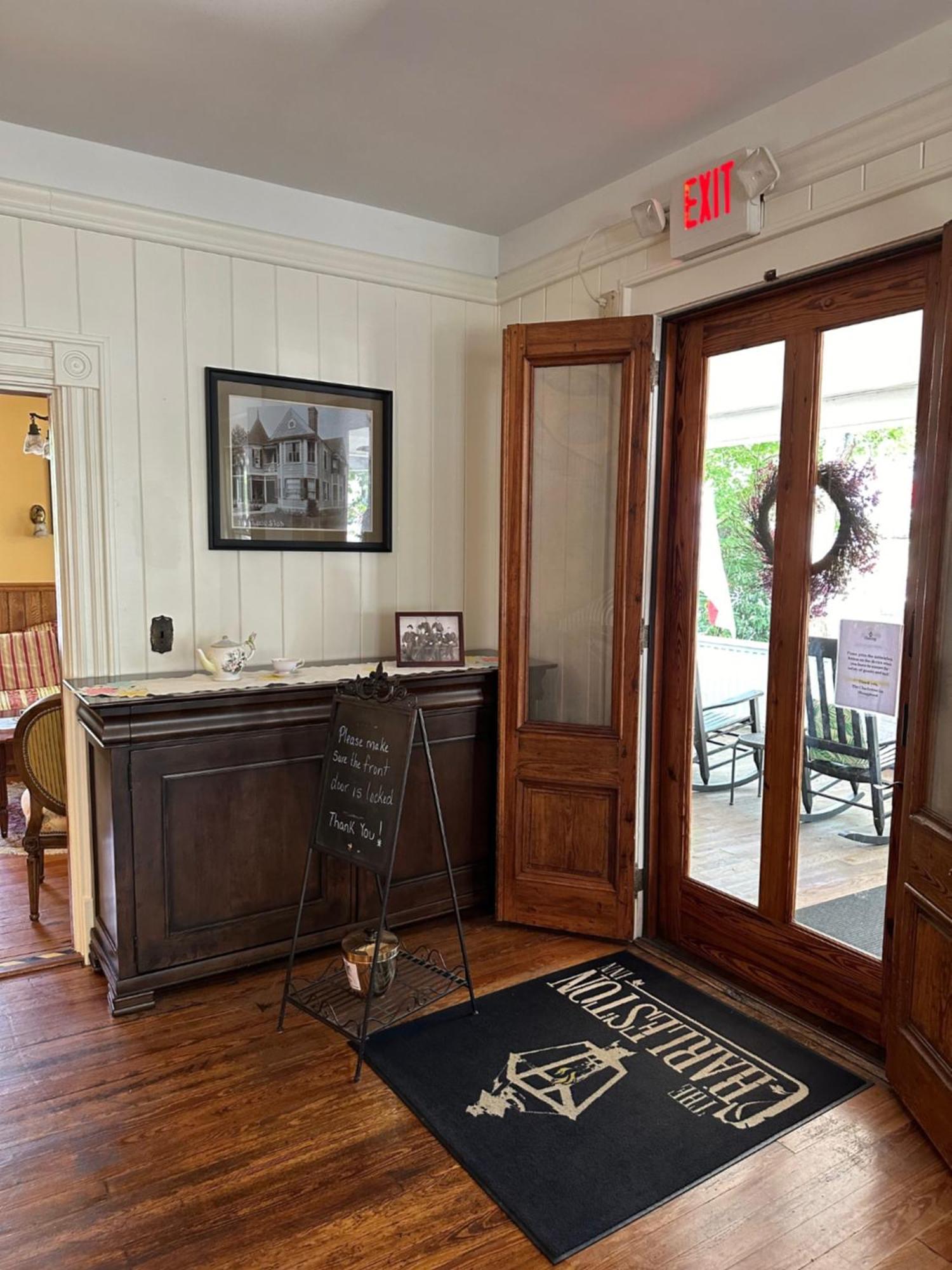The Charleston Inn Hendersonville Nc Bagian luar foto