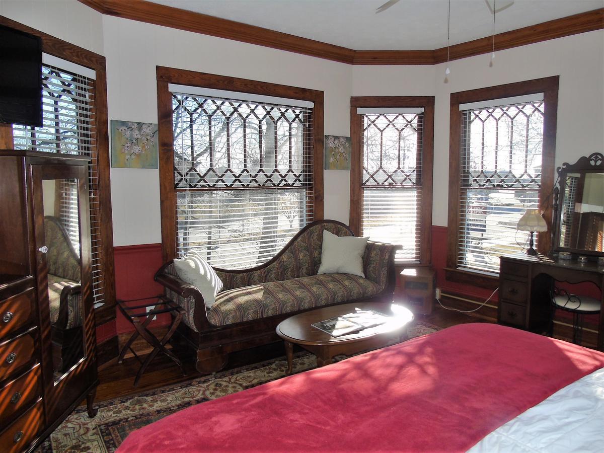 The Charleston Inn Hendersonville Nc Bagian luar foto