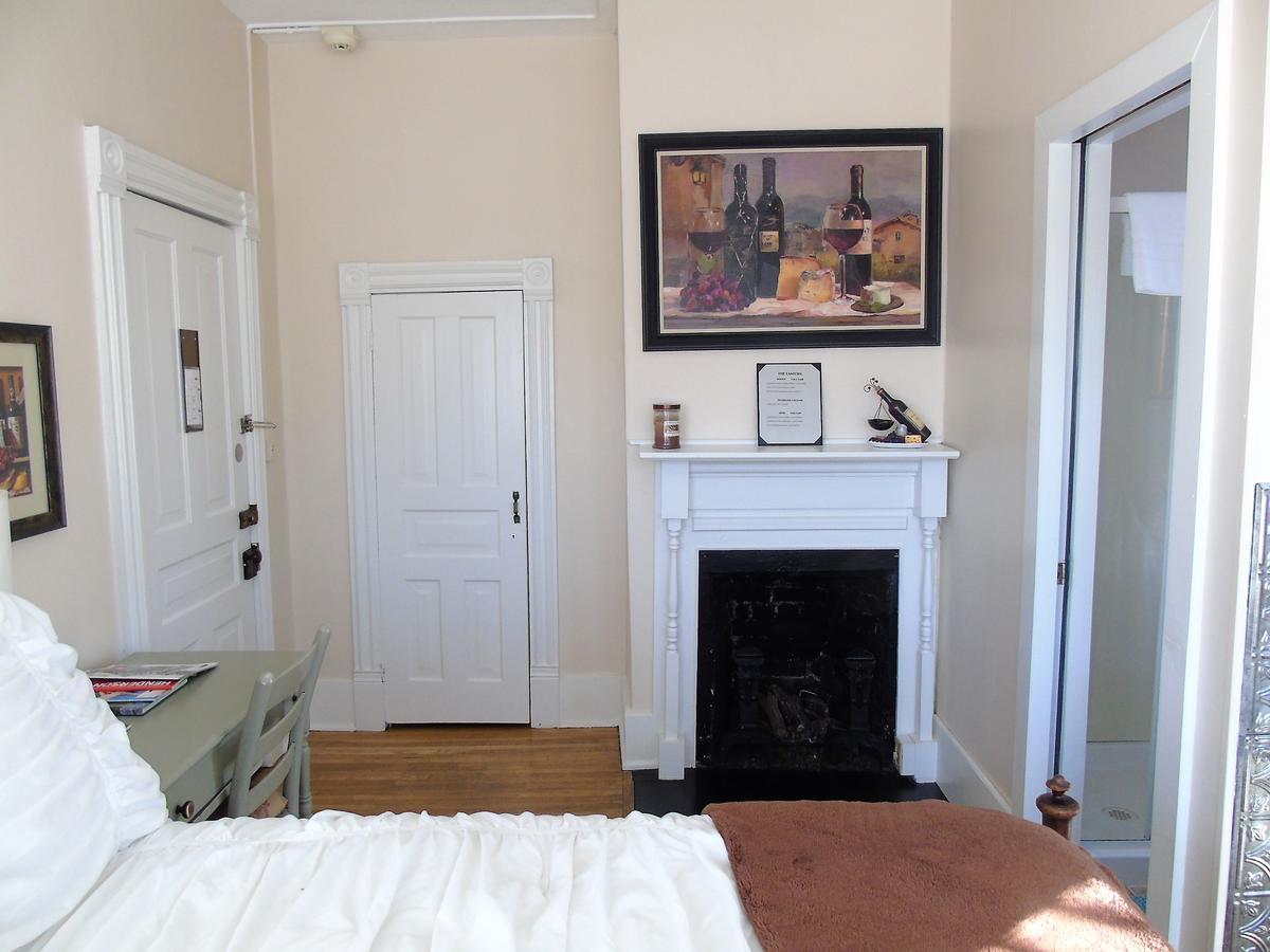 The Charleston Inn Hendersonville Nc Bagian luar foto