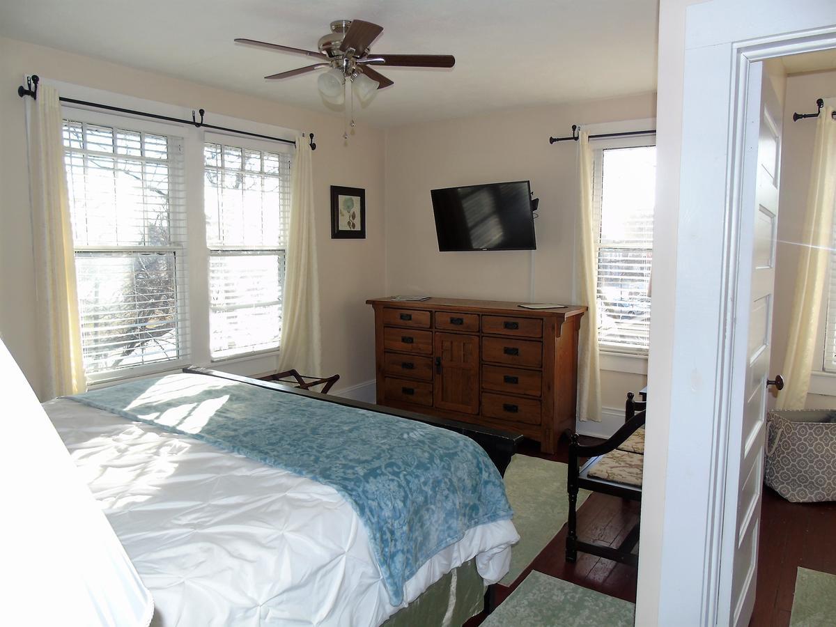 The Charleston Inn Hendersonville Nc Bagian luar foto
